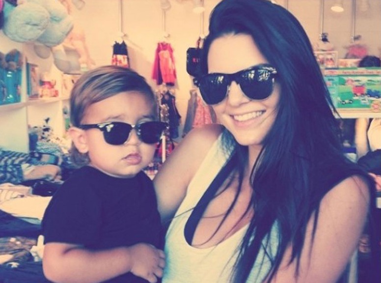 Keeping Up With The Kardashians, Twit Pic