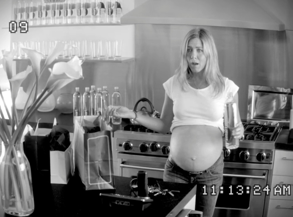 Jennifer Aniston Pregnant With Triplets?! Check Out Her Baby Bump! - E