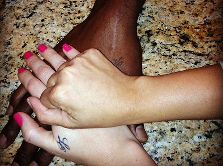 Keeping Up With the Kardashians, Twit Pic