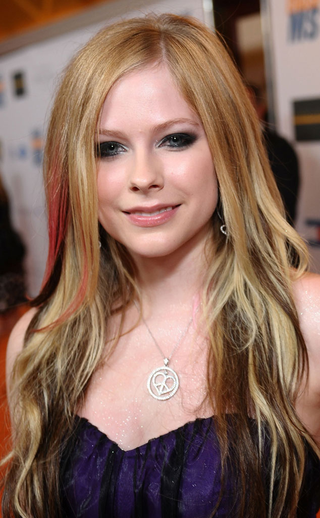 Photo 220309 From Avril Lavignes Hairstyles E News 