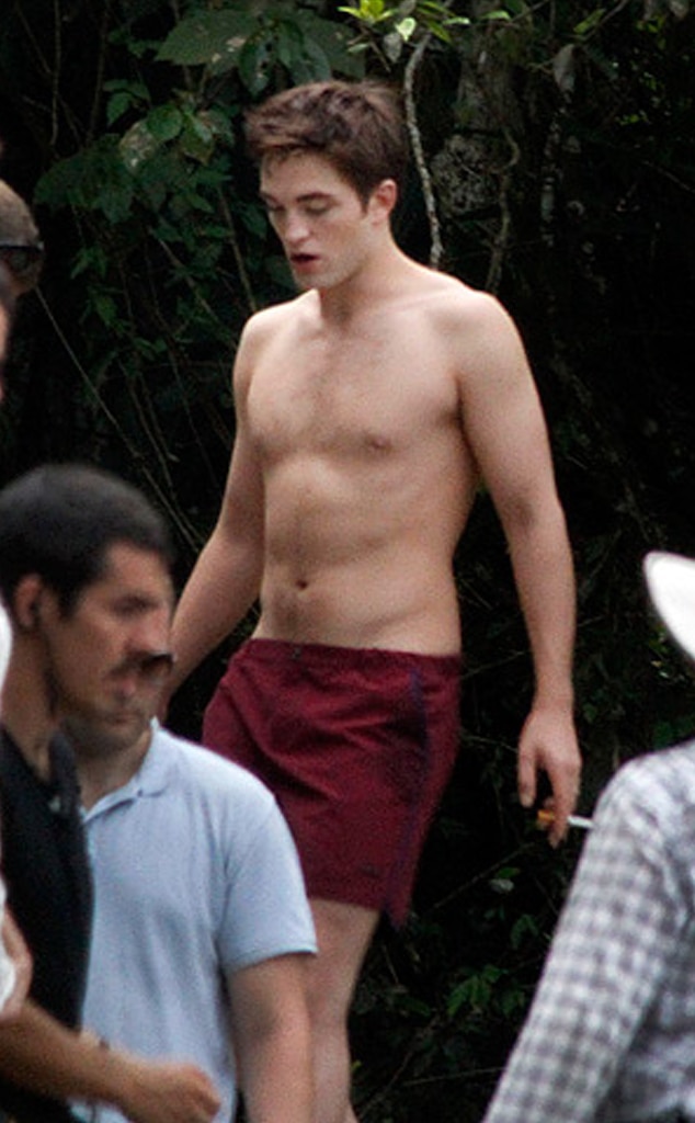 Robert Pattinson From The Twilight Saga Behind The Scenes All The On Set Pics E News