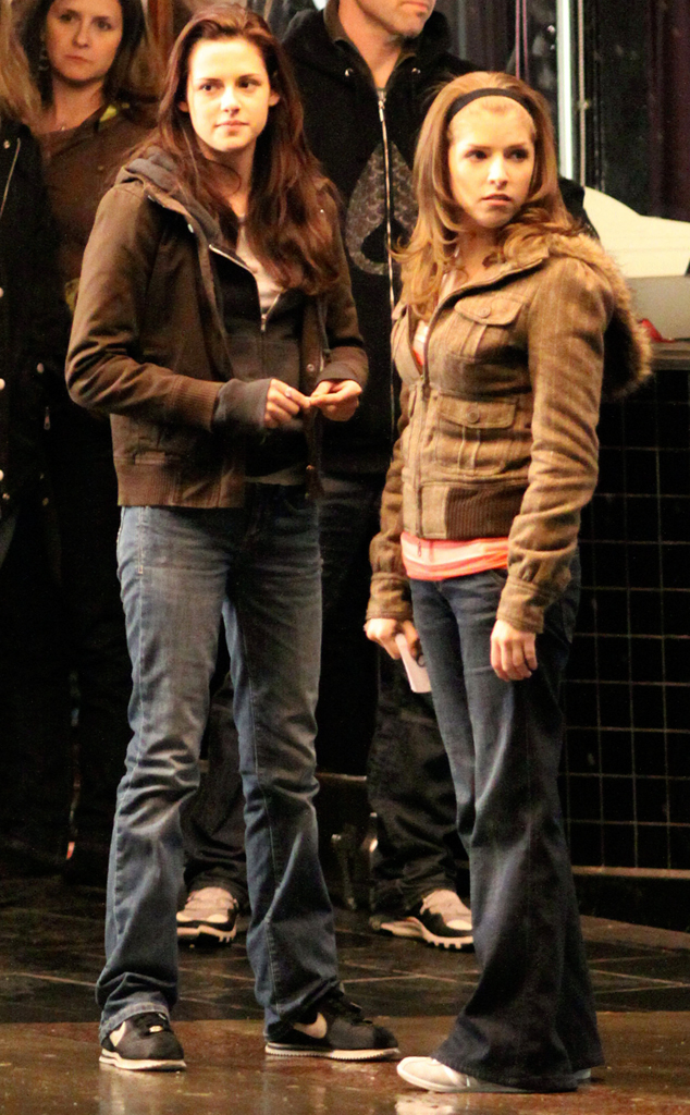 Photos From The Twilight Saga Behind The Scenes All The On Set Pics E Online