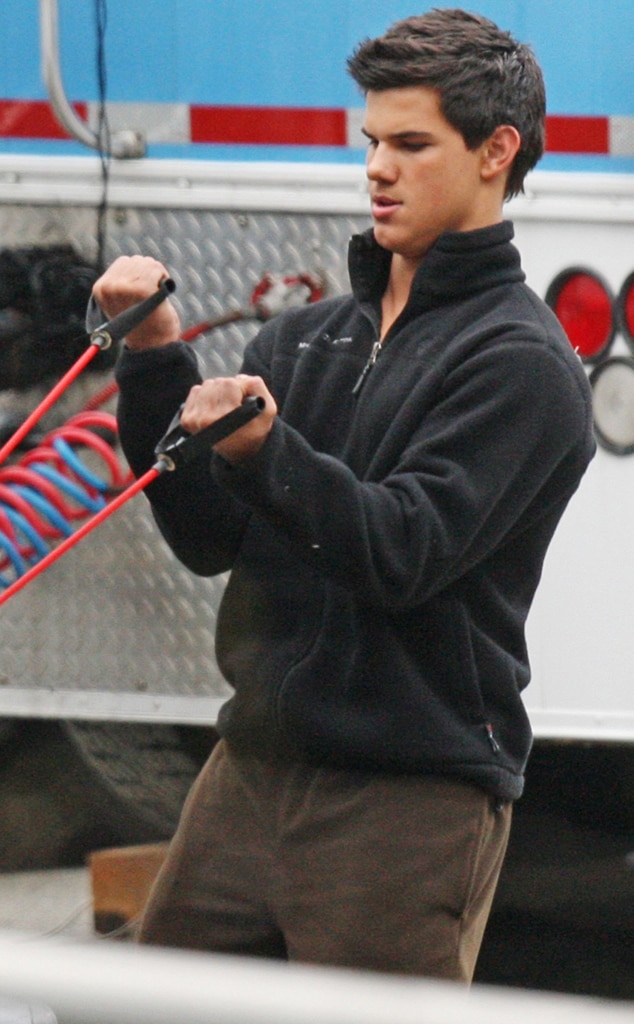 Taylor Lautner from The Twilight Saga Behind the Scenes: All the On-Set ...