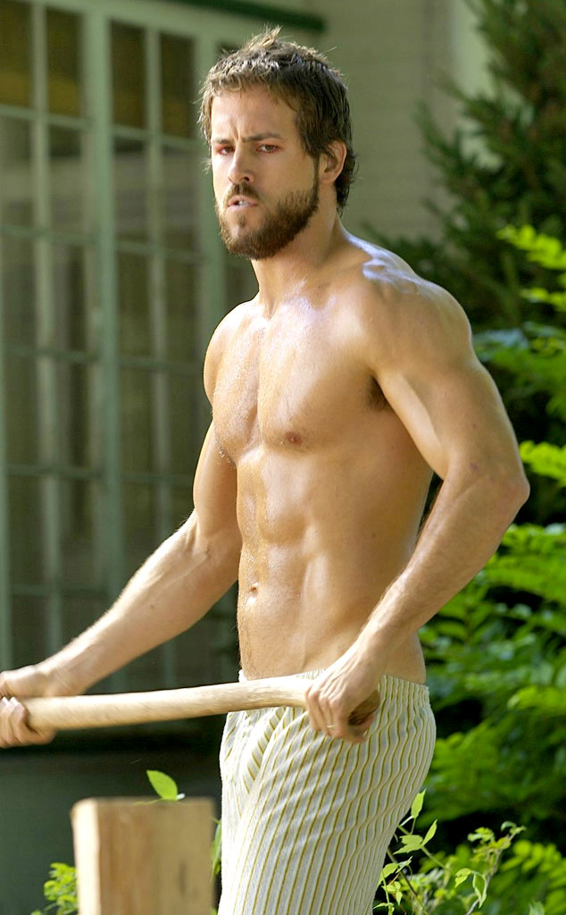 Ryan Reynolds From Hollywoods Sexiest Men E News 