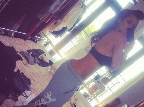 Kim Kardashian Takes Off Her Shirt And Proves Sweatpants Are Sexy On Kardashians E News 2389