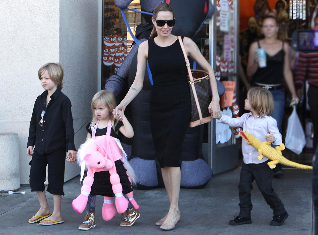 Angelina Jolie Shop For Halloween Costumes at Party City October 28, 2012 –  Star Style