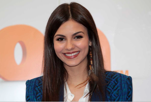 Exclusivo Nao Sei Como As Kardashians Conseguem Diz Victoria Justice E Online Brasil