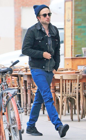 Robert Pattinson Taking New York While Kristen Stewart Is in L.A. | E! News