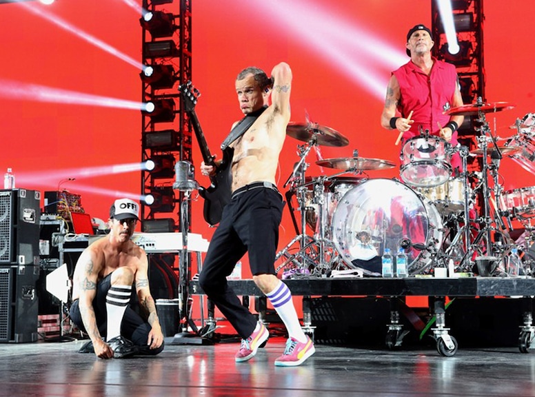 Red Hot Chili Peppers, NYE