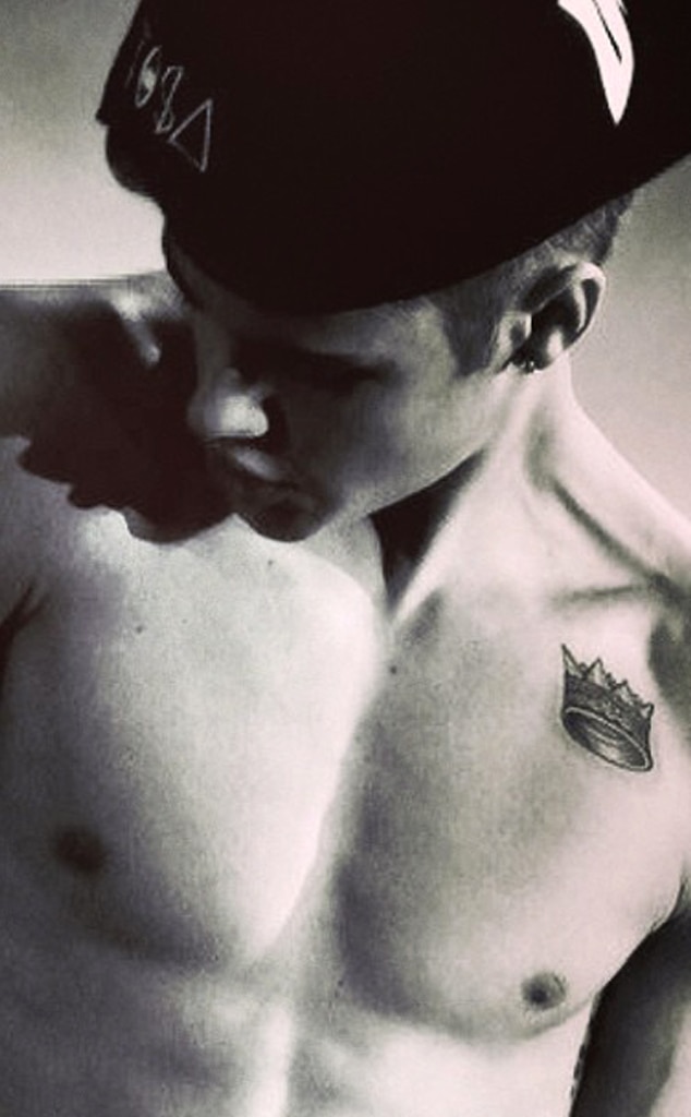 Is It Hot In Here Or Is It Just Us From Justin Biebers Shirtless Pics E News 2154