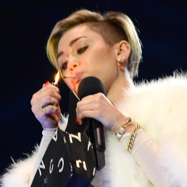 Miley Cyrus Smokessomething At The Mtv Emas E Online