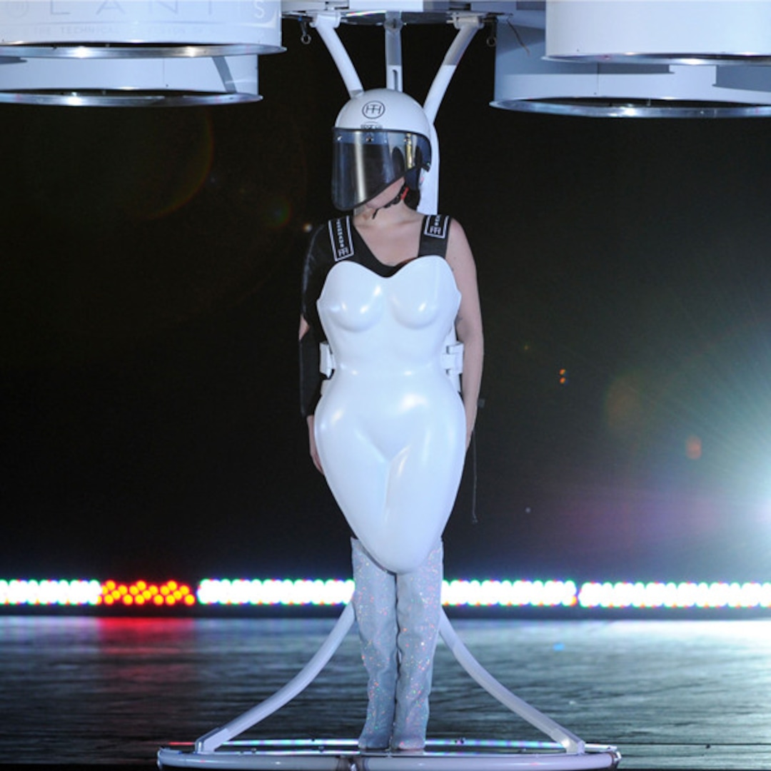 Lady Gaga Debuts Flying Dress Lady Gaga Debuts Flying Dress