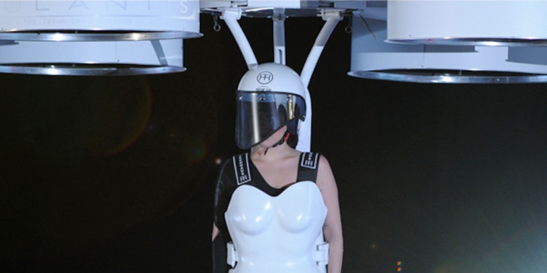 Lady Gaga Debuts Flying Dress Lady Gaga Debuts Flying Dress