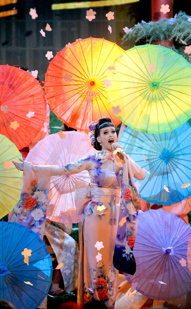 Katy Perry, 2013 American Music Awards Performances