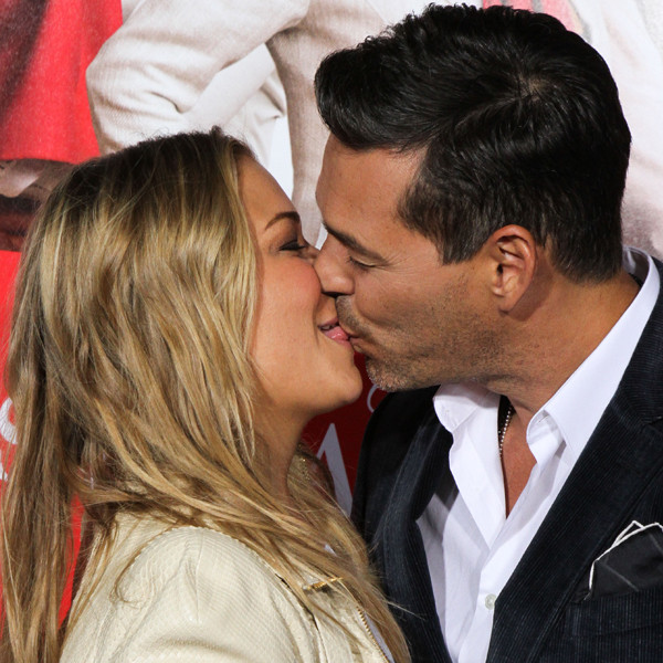 LeAnn Rimes and Eddie Cibrian Kiss on the Red Carpet