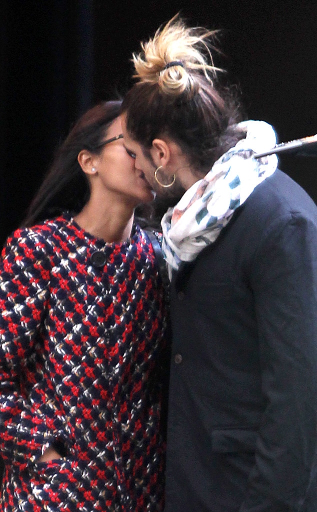 Zoe Saldana, Marco Perego, Kissing