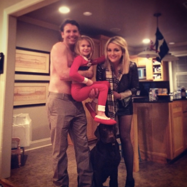 Jamie Lynn Spears Shows Off Holiday Family Photos E Online