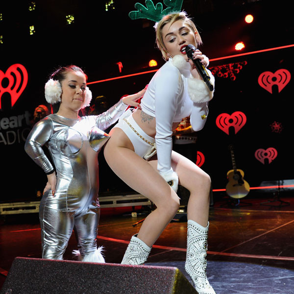 1200px x 1200px - Miley Cyrus Dresses as Sexy Reindeer at D.C. Jingle Ball - E! Online - CA