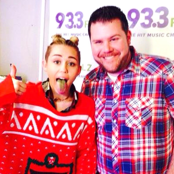 Miley cyrus hot sale christmas sweater