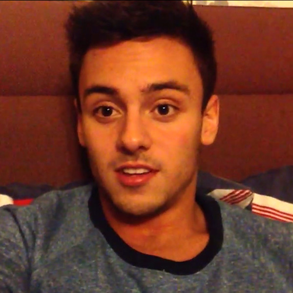 Tom Daley Comes Out As Bisexual E Online