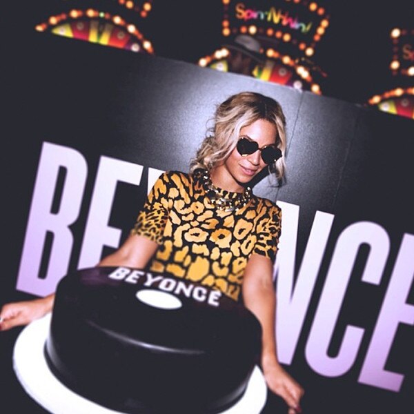 Beyonce Silhouette Personalized Birthday Cake Topper - 3D Wade Creations