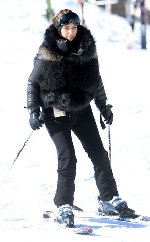 Kim Kardashian Goes Skiing With Kourtney, Bundles Up in Black Fur on ...