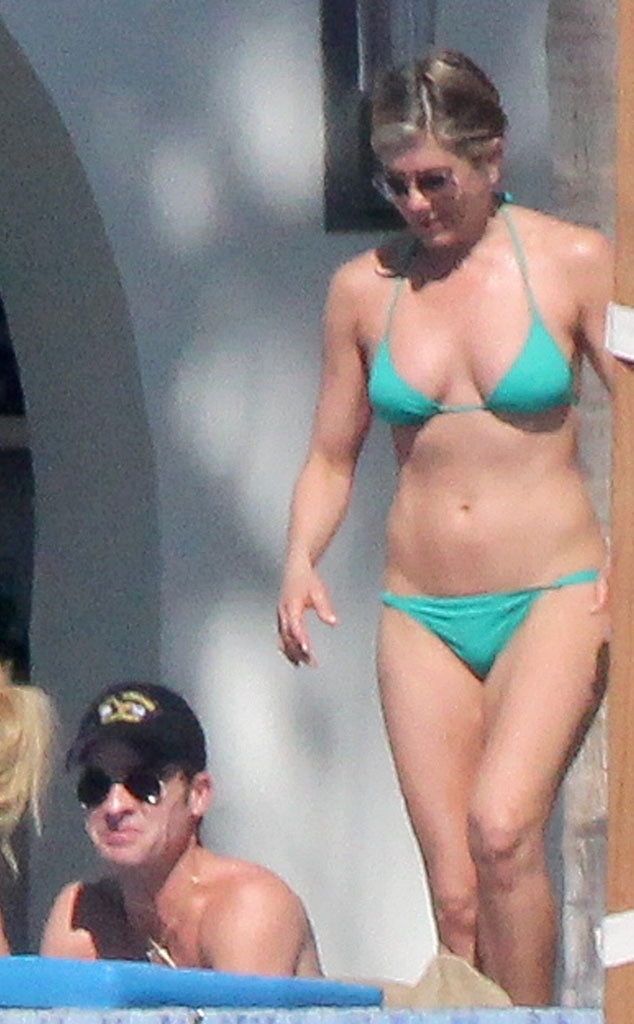Jen Aniston's Hot Bikini Pics!