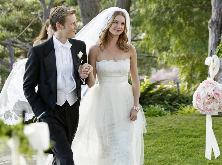 Emily Vancamp, Gabriel Mann, Nolan, Revenge, Wedding