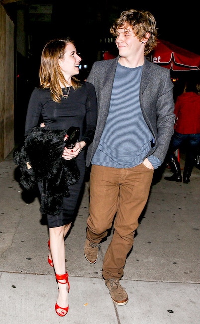 Emma Roberts, Evan Peters