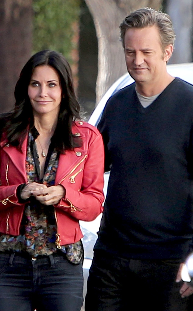 Friends Reunion New Courteney Cox Matthew Perry Pics E Online