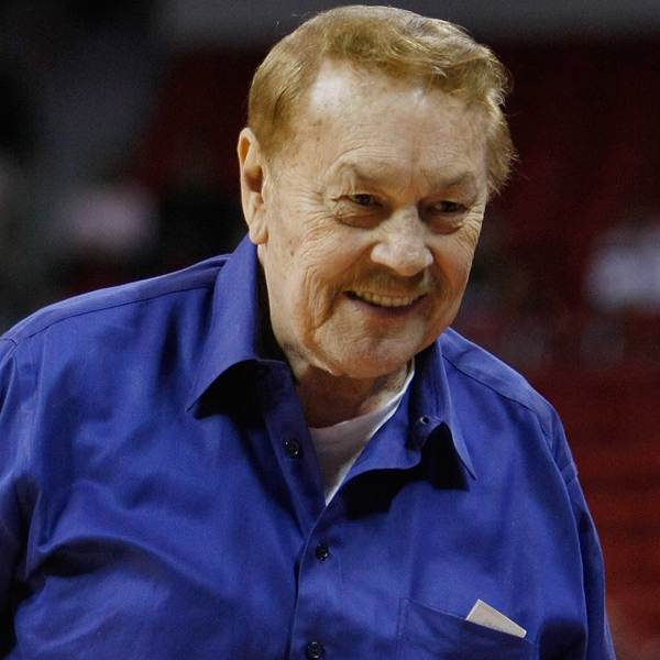 Jerry Buss, longtime L.A. Lakers owner, dies at 80 