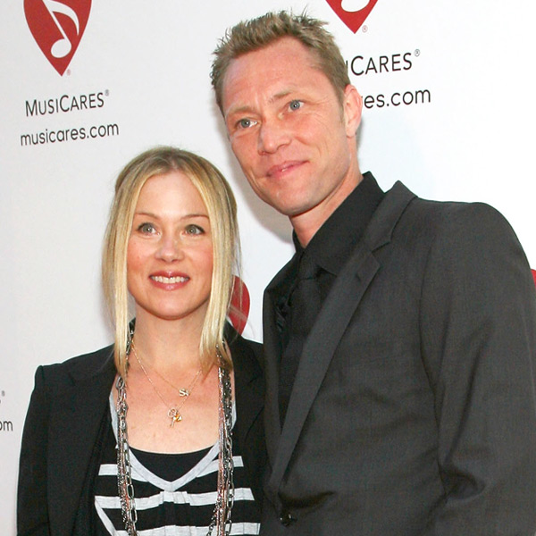 Christina Applegate Marries Martyn LeNoble