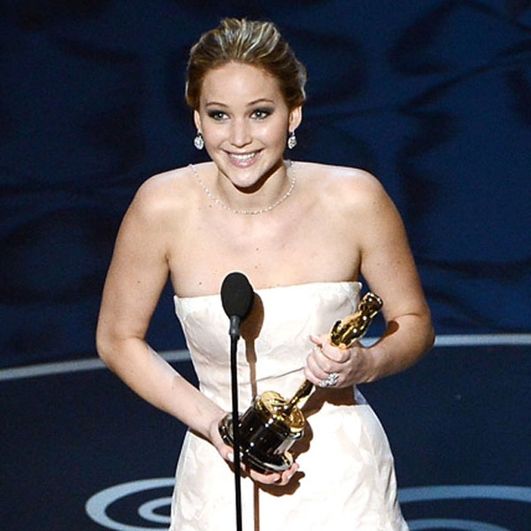 Jennifer Lawrence Explains Her Fall Jennifer Lawrence Explains Her Fall