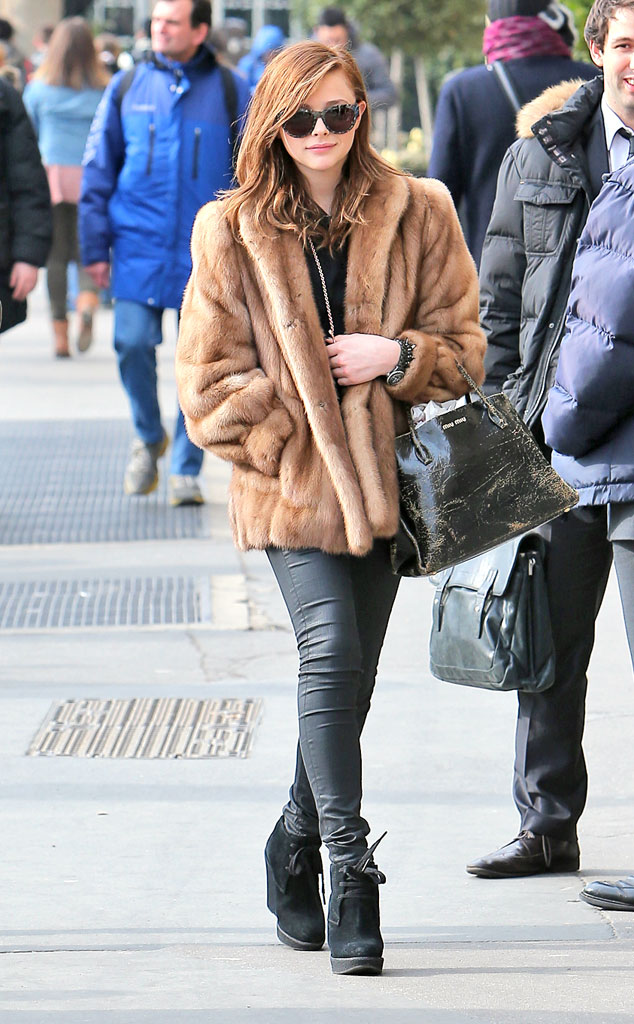 Celebrities Wearing Furry Boots: Photos Of Stars In The Lo