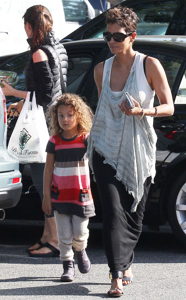 Halle Berry And Nahla From The Big Picture Today S Hot Photos E News