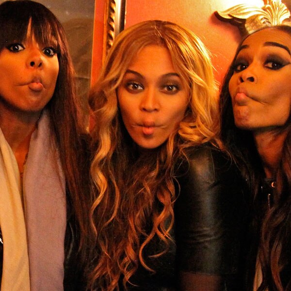 Beyoncé Makes Fish Faces With Destiny's Child Gals Michelle Williams ...