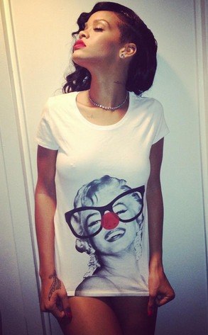 rihanna wearing t shirt