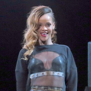 rihanna stopped canadian border trucks tour prahl splash brian
