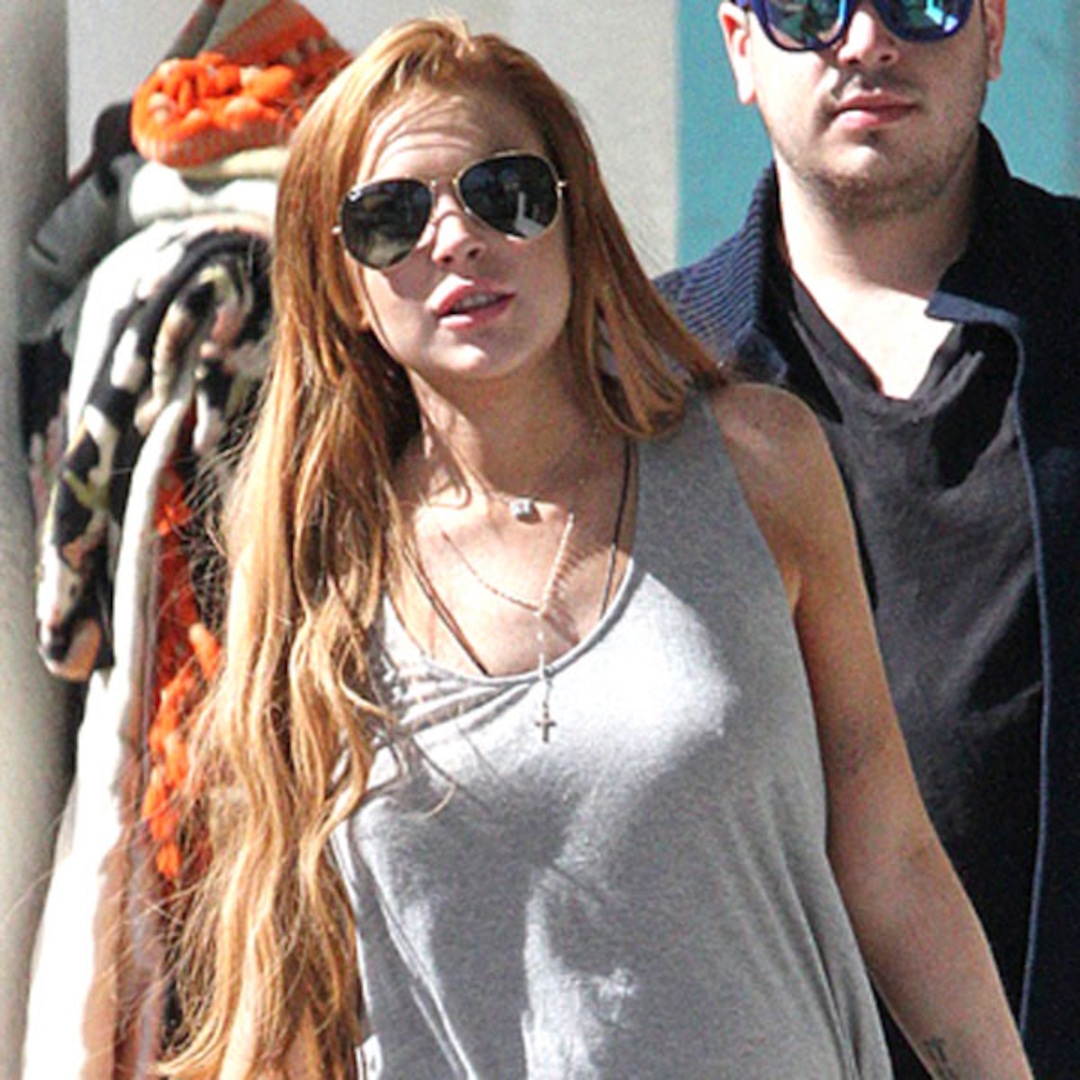 lindsay lohan braless