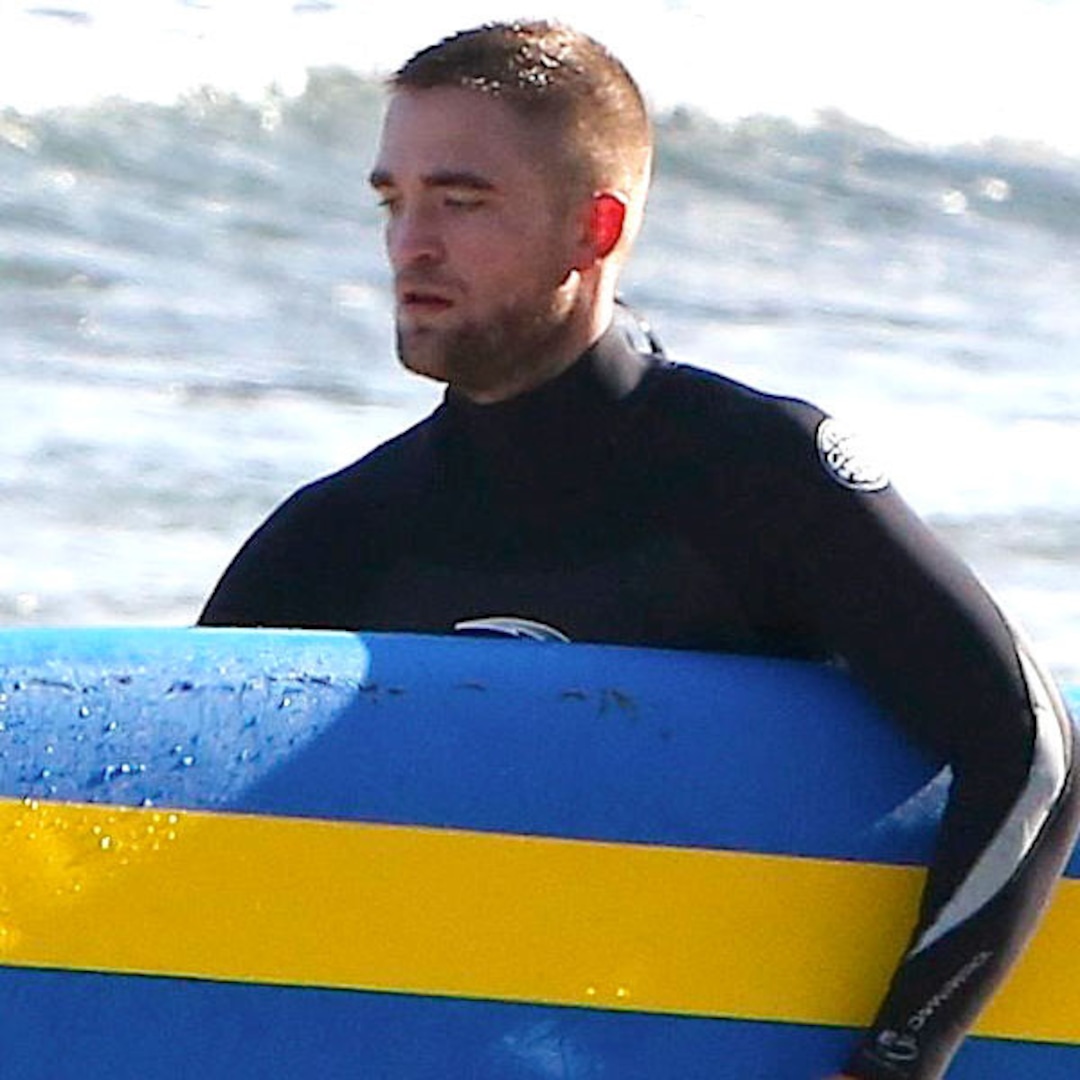 Robert Pattinson Paddle Boards Shirtless in Malibu (Photo 