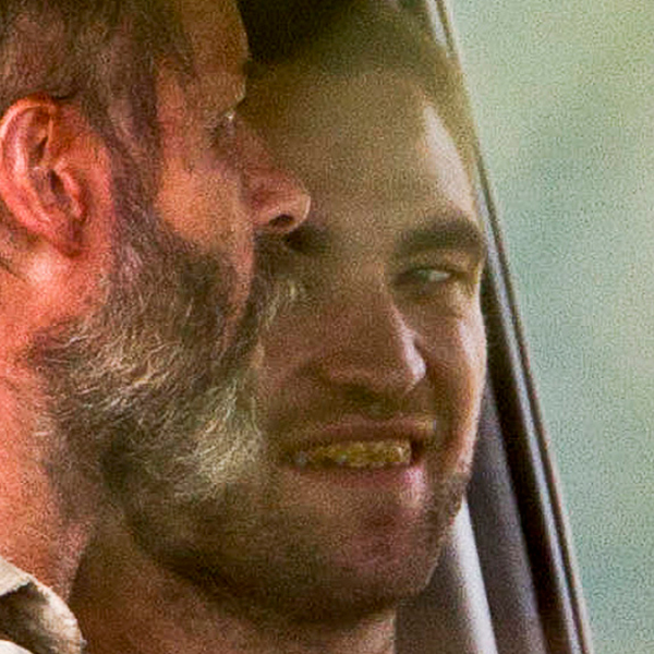 See R.Pattz's Nasty Movie Teeth on The Rover Set - E! Online