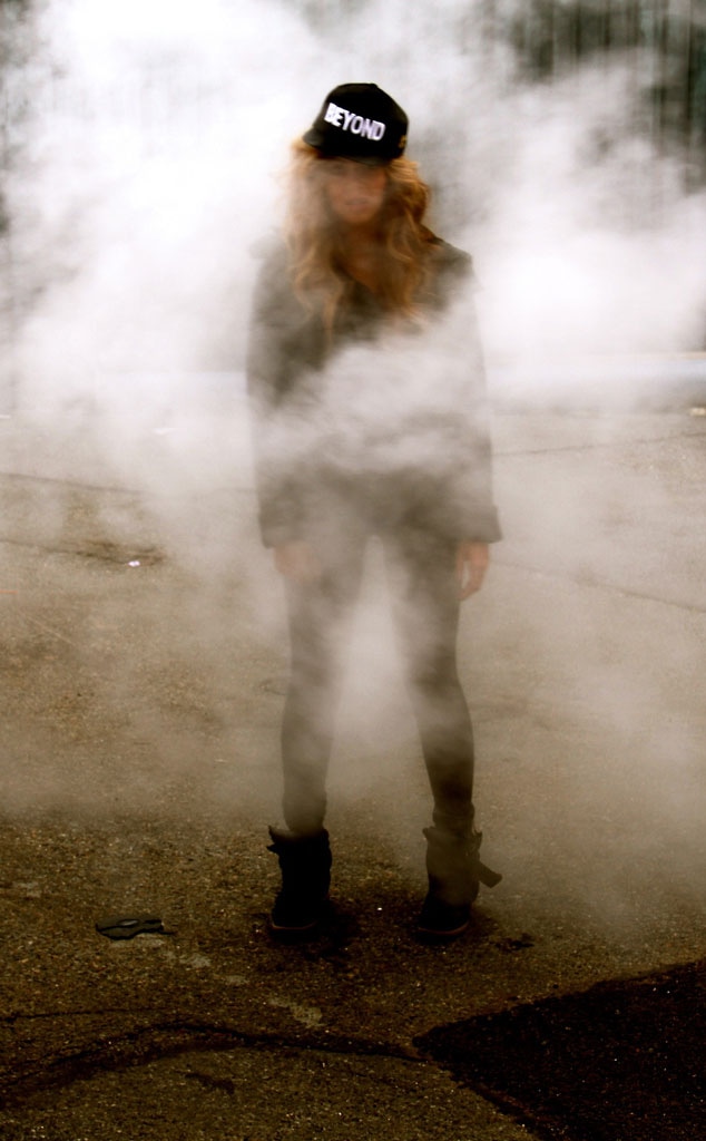 do beyonce smoke cigarettes Beyoncé Covered in Smoke—See the Pics! do beyonce smoke cigarettes Beyoncé Covered in Smoke—See the Pics!