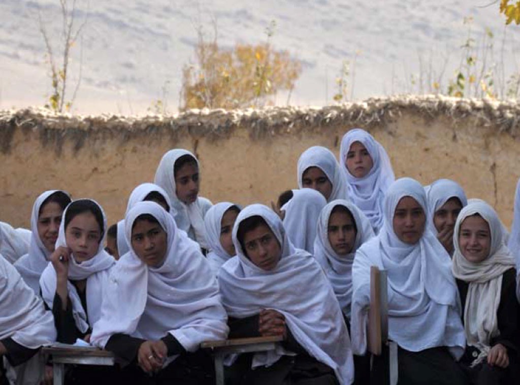 Angelina Jolie, Qalai Gudar Girl's School