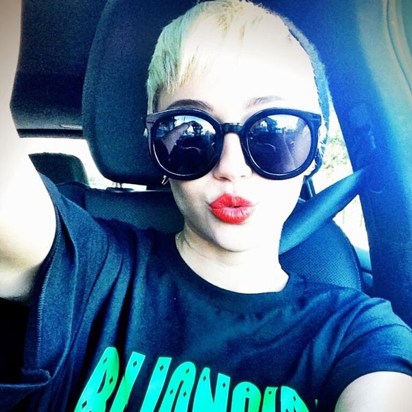 Miley Cyrus, Twit Pic