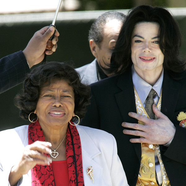 La madre de Michael Jackson deberá pagar todos los gastos por los juicios tras la muerte de su