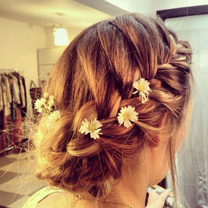 Lauren Conrad S Flower Adorned Hairstyles E News France