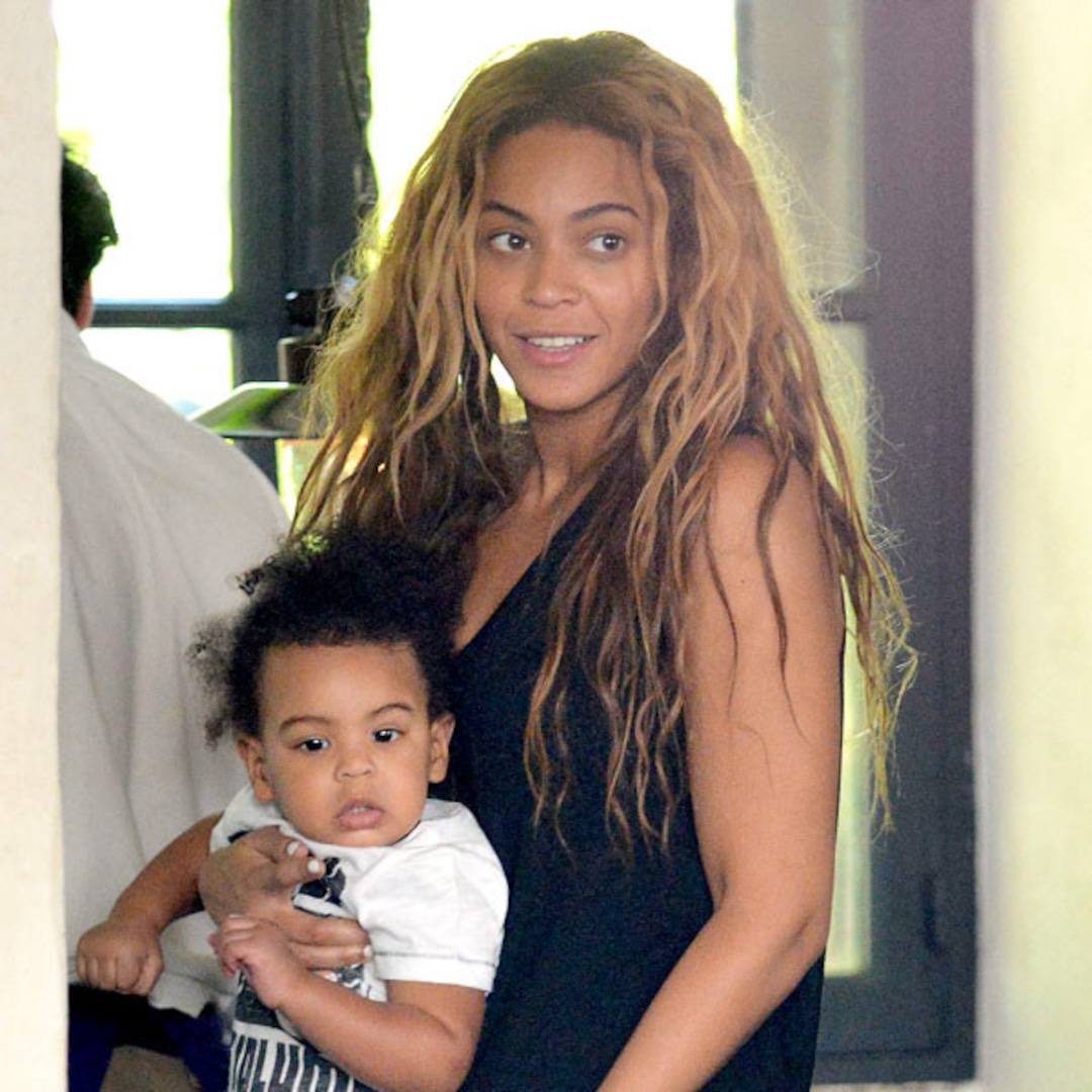 Beyoncé and Blue Ivy Enjoy Lunch in Paris