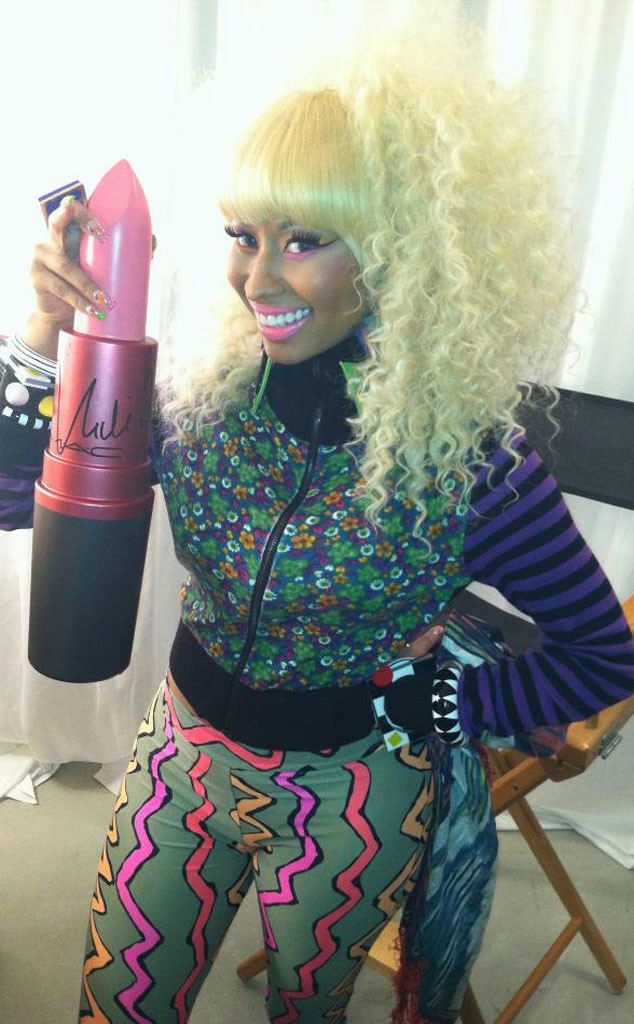 Nicki Minaj, MAC, Twit Pic