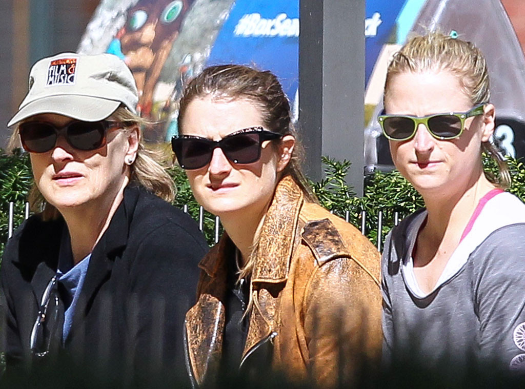 Meryl Streep And Daughters Have Matching Glares E Online Au