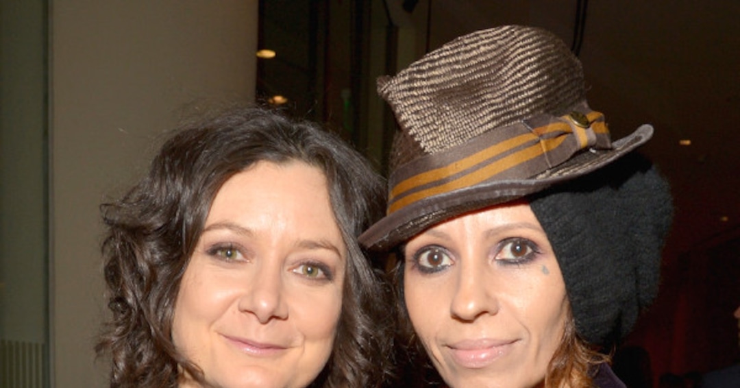 Sara Gilbert Marries Longtime Girlfriend Linda Perry! E! Online